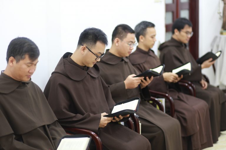 Tìm Hiểu Ơn Gọi Dòng Cát Minh (Nam)