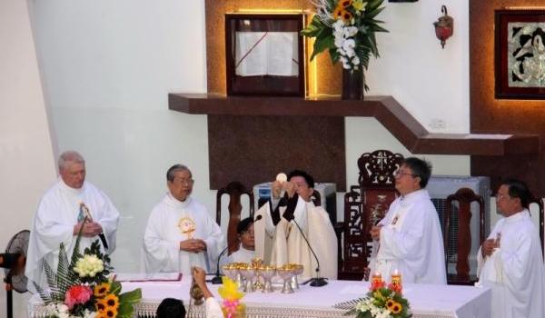 Tân Linh Mục Phanxicô Xaviê Piô Nguyễn Văn Khoa, O.Carm. Dâng Thánh Lễ Tạ Ơn tại Giáo xứ Thái Bình