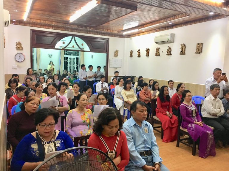 Gia Đình Cát Minh dâng lễ cầu hồn kính nhớ các Đẳng linh hồn Dòng Cát Minh,