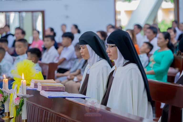 ĐAN VIỆN CÁT MINH BÀ RỊA VŨNG TÀU (O.CARM) MỪNG HỒNG ÂN VĨNH KHẤN HAI NỮ ĐAN SĨ