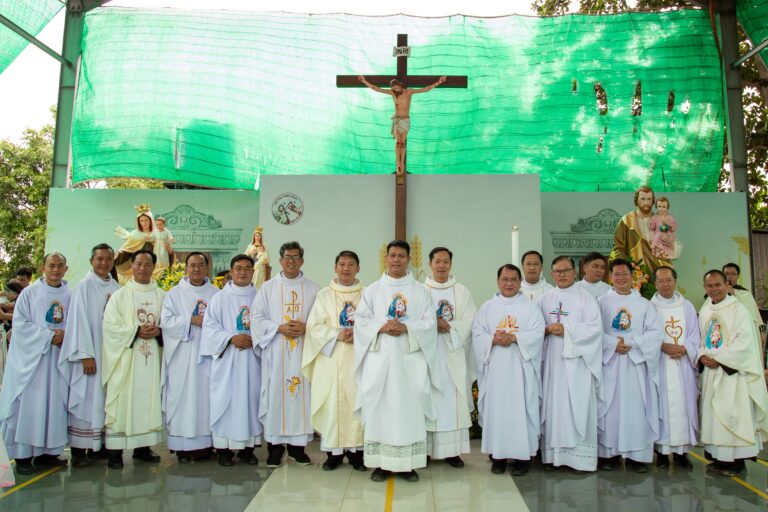 THÁNH LỄ MỪNG KÍNH TRỌNG THỂ ĐỨC MẸ CÁT MINH – HỒNG ÂN THÁNH HIẾN TRONG DÒNG BA CÁT MINH