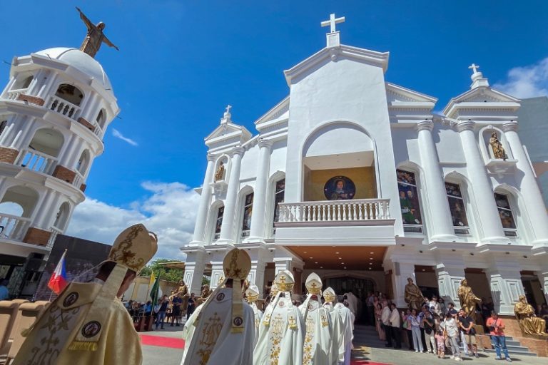 Đền thánh quốc gia mới kính Thánh Têrêsa tại Antipolo, Philippines