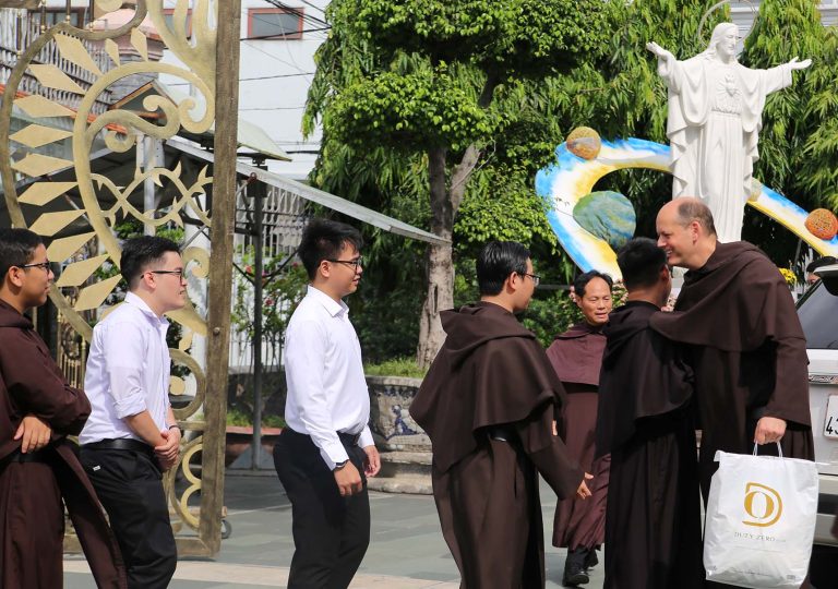 LỄ KHẤN TRỌNG THỂ NGÀY 05/09/2026